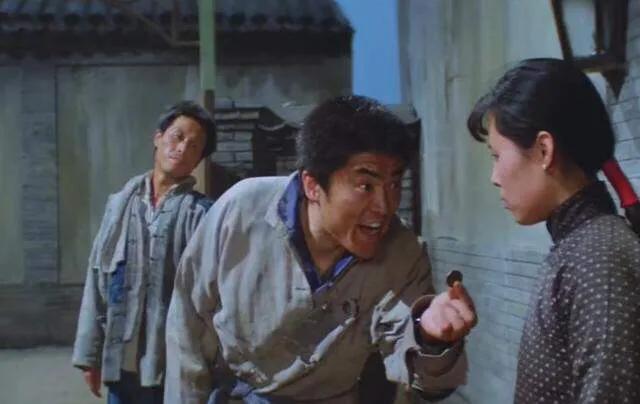 她因拍戏堕胎3次无法生育,因为不孕被丈夫抛弃