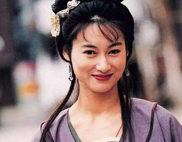 14岁出道即成名,14岁靠选秀进演艺圈