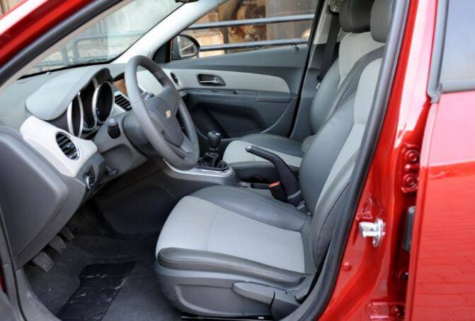 花2万7买台2012年的科鲁兹值不值,16年3万公里手动科鲁兹好出手不