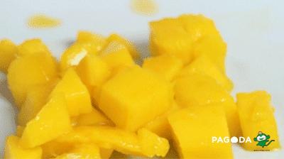 贵妃芒号称是芒果之王皮薄多汁,贵妃芒树上摘下来就能吃的芒果