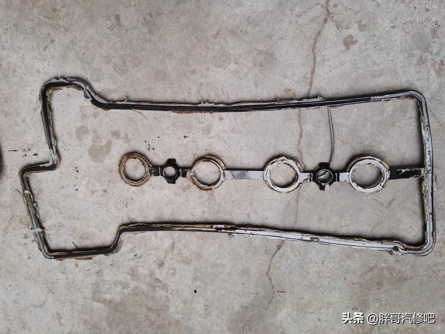 二手车发动机下面漏油后续怎么办,二手车漏油怎样看