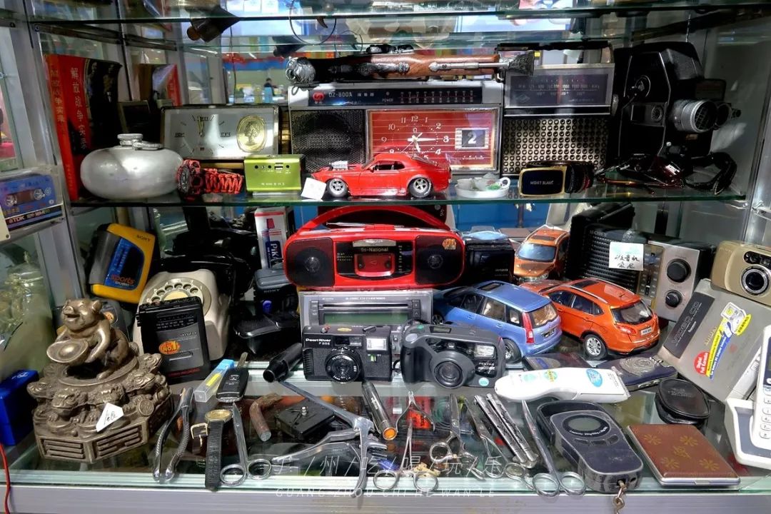 旧货市场机械胶片相机,120块的理光傻瓜胶片相机