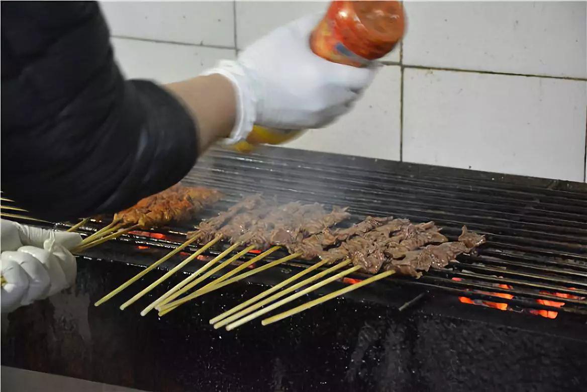 比顺德潮汕还生猛!广东这座小城又撩又骚,现在去正是好时机