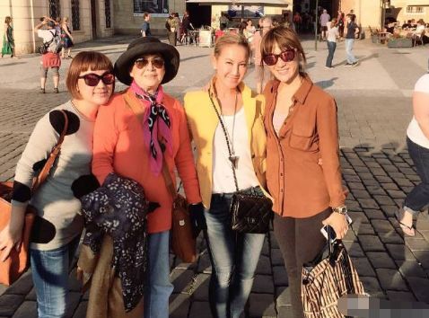 45岁李玟为讨好富豪老公欢心,李玟曾饱受离婚困扰