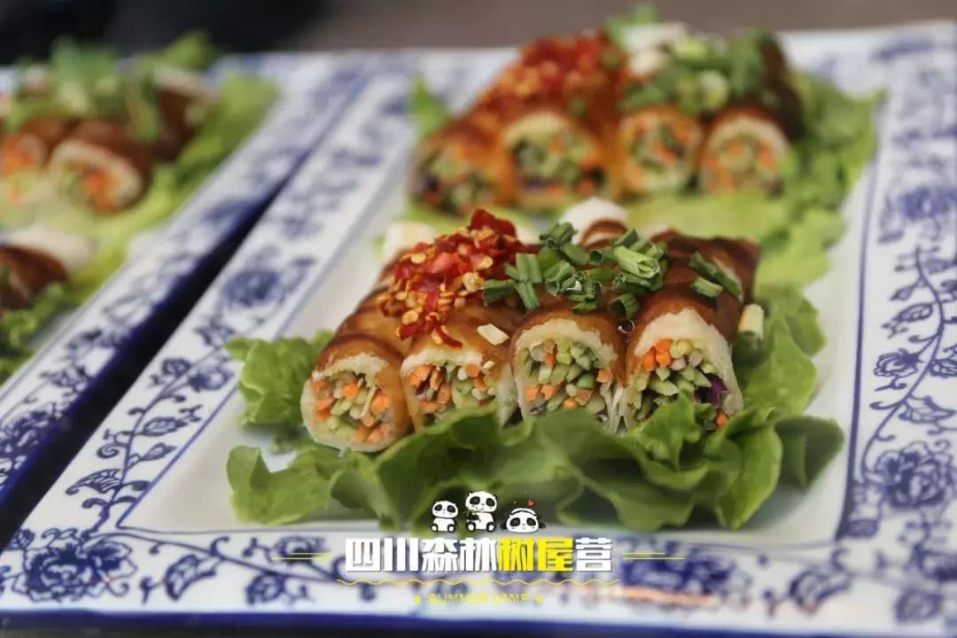 厉害了！这几个小学生竟然花了5天时间在森林里造了一个......