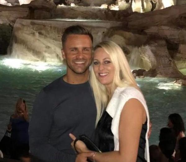 胆大包天!英国男子性侵同床陌生女子,当时他妻子就睡在他身旁