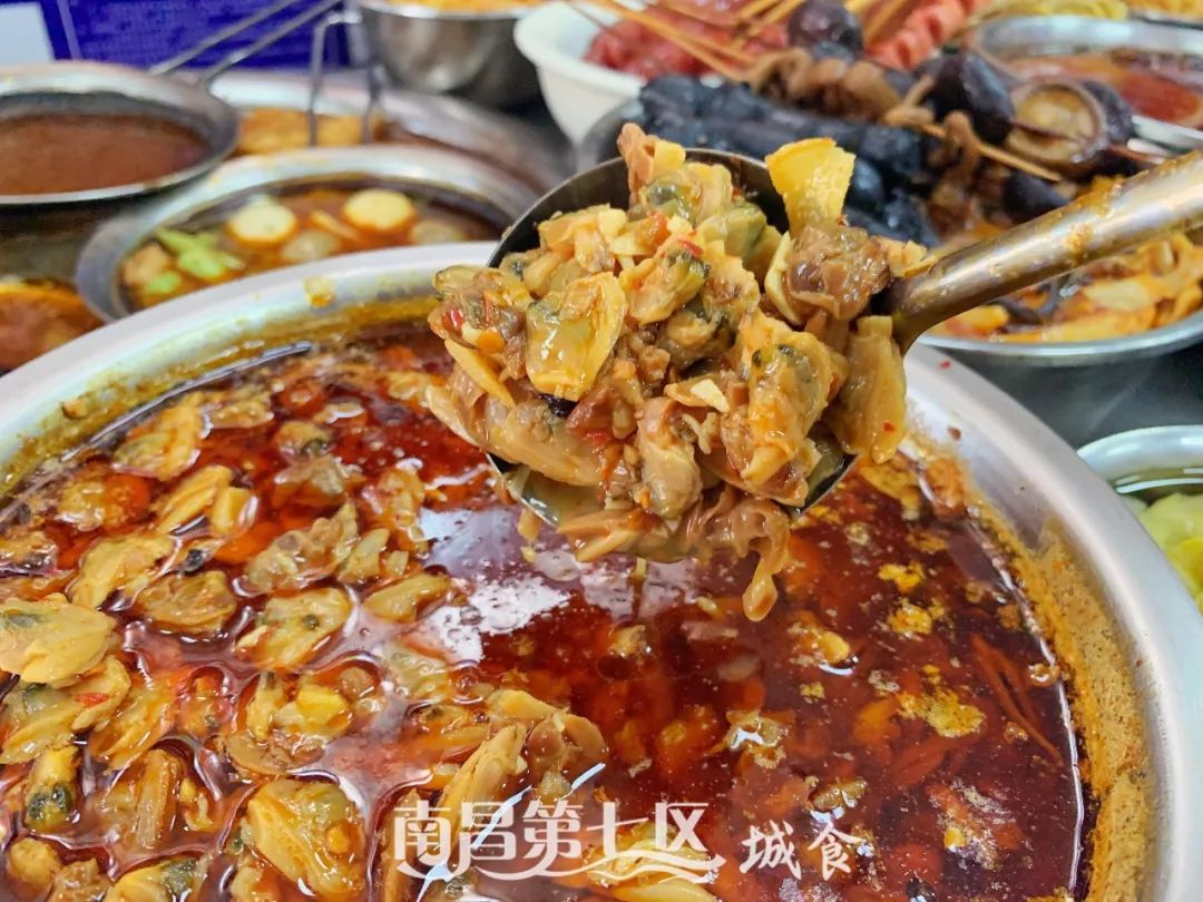 在民德路开了16年的水煮店，花甲肉腰子鸡脚都是心头好|城食19
