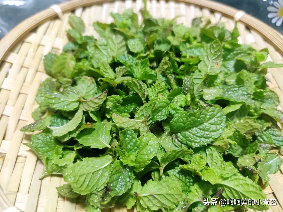 新鲜薄荷怎么弄茶,新鲜的薄荷叶怎么做才好吃