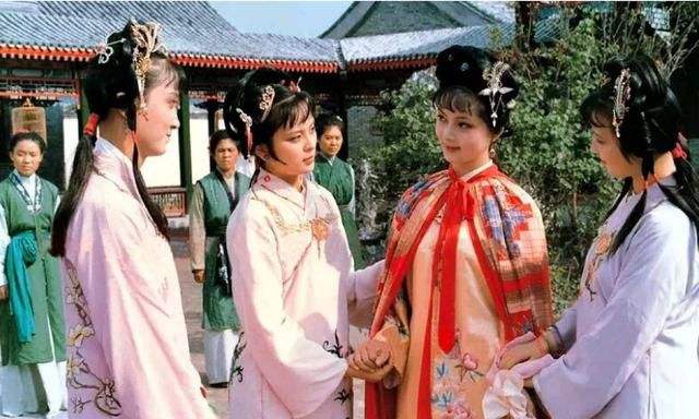 论红楼梦中林黛玉,林黛玉薛宝钗情商分析