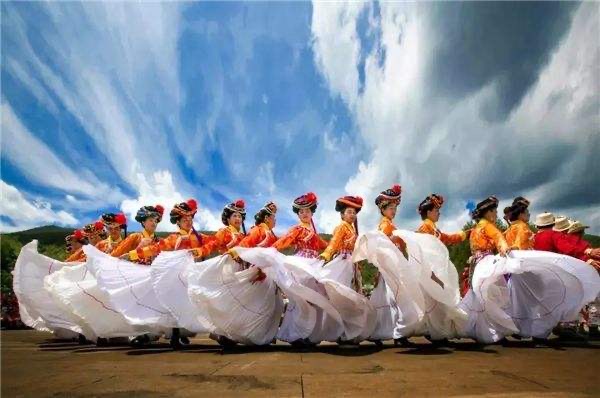 摩梭走婚现在不存在吗,摩梭人一辈子可以走婚几次