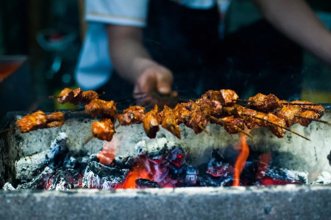 从敦煌坐火车到兰州需要几小时,从兰州到敦煌经过什么地方