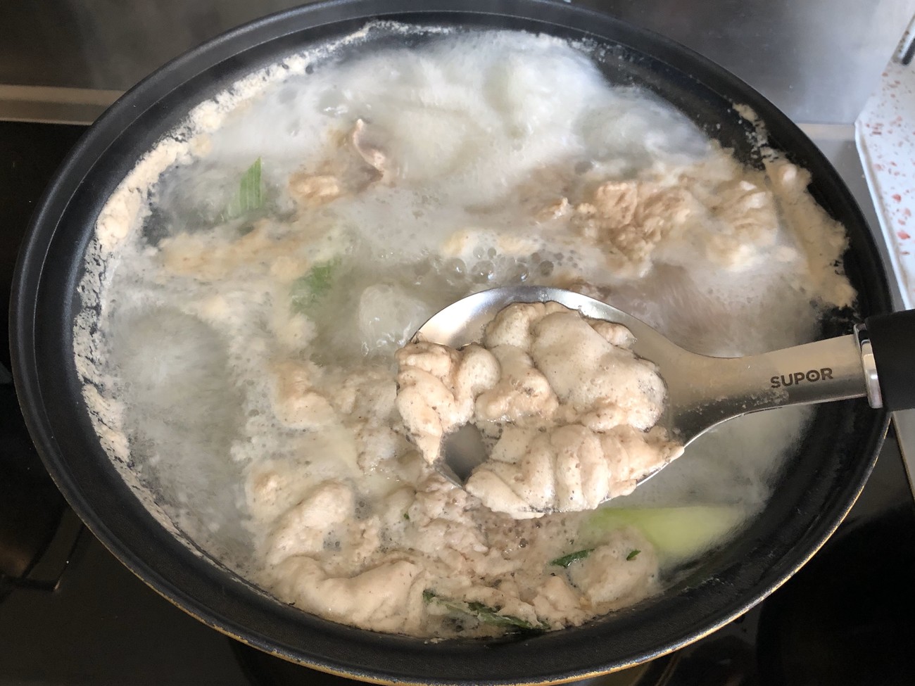 炖骨头汤记住二放二不放,炖大骨头汤时牢记两放三不放秘诀