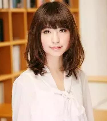 什么刘海显脸小?下次刘海就这么剪!修颜又时尚