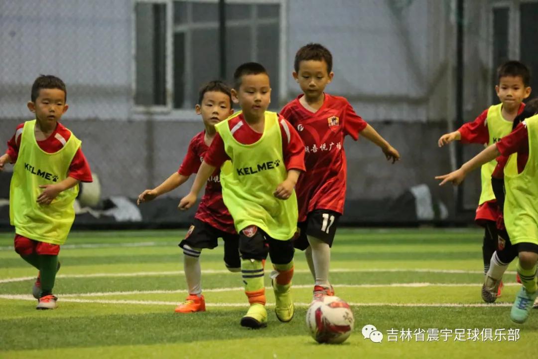 快乐童年，足球相伴！——震宇足球俱乐部“超级比赛日”精彩瞬间