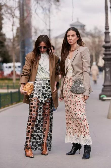 买了名牌包又得买名牌衣服,买了大牌包包后悔吗