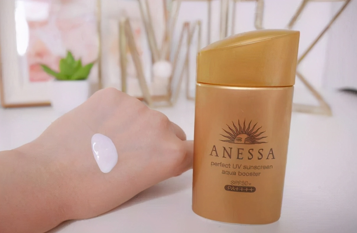 angelababydior粉底广告,angelababy晒化妆视频全素颜出镜