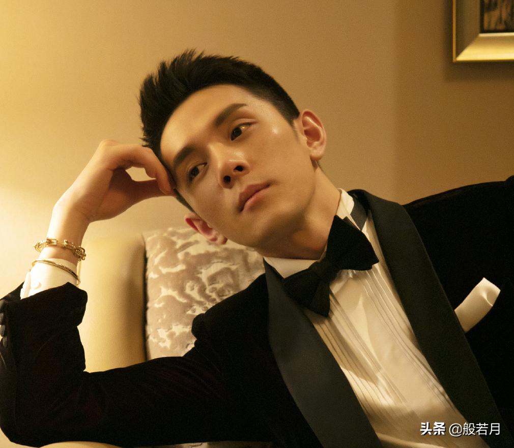 李佳琦其实一直在种草珠宝，你们有发现吗？