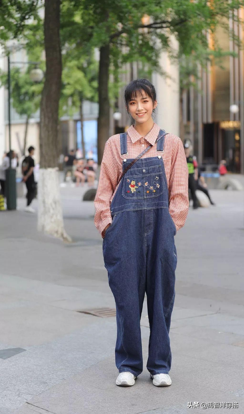 阔腿裤已经out了现在流行初恋裤,还在穿阔腿裤现在流行的是初恋裤