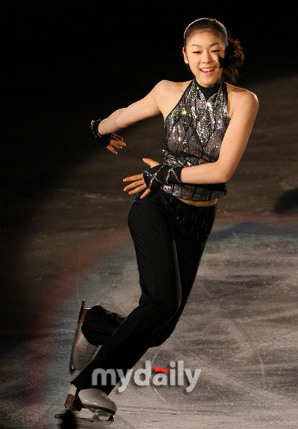 韩国金妍儿花滑特别唯美,花滑金妍儿阿里郎表演