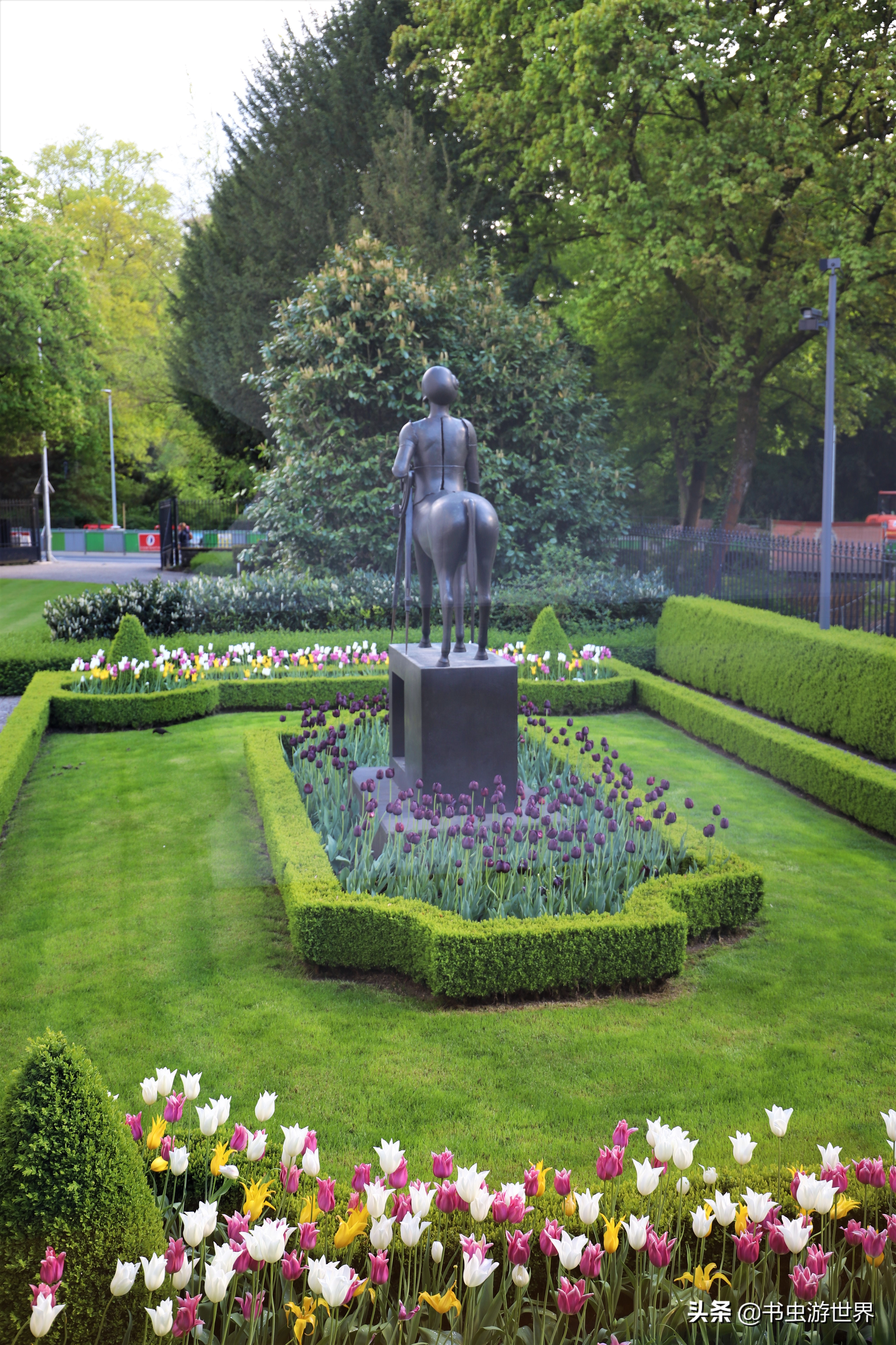 沃邦别墅中的趣味人体艺术展