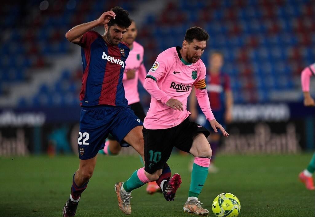 足球之神梅西中文版,梅西是当之无愧的足坛第一人