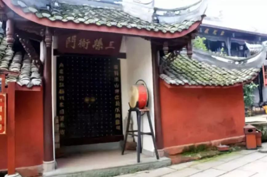 漫步成都街头的文案,漫步成都