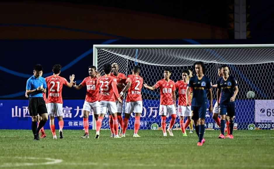 当恒大队用“弱队”的方式去赢球，他们变得更加恐怖了