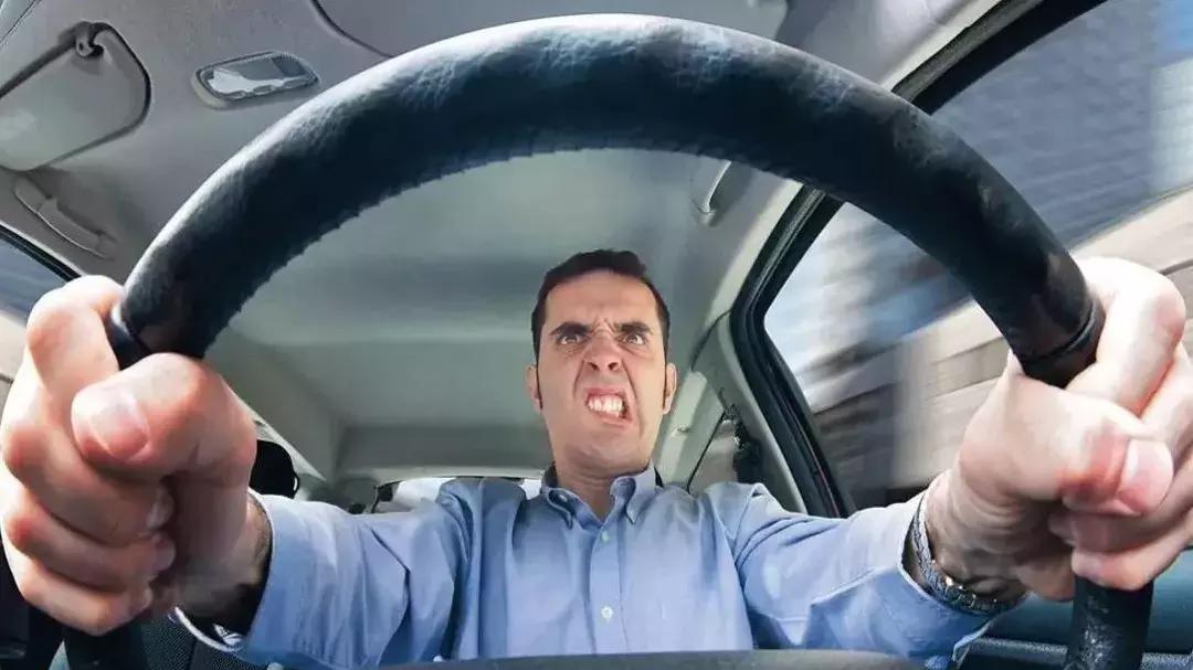 为什么买车时总有人劝你买bba,为啥刚开始买车要买bba