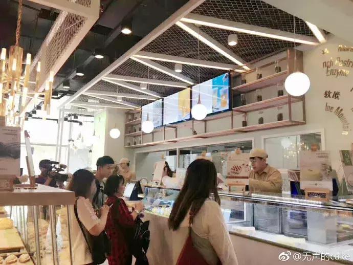 这个车行洗车速度慢10多分钟，但来过的客人都成了回头客