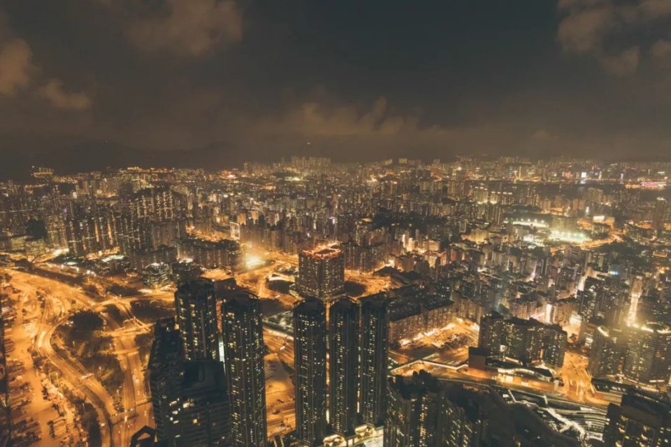 漫步香港街头感受港岛风景,逛整个香港要多长时间