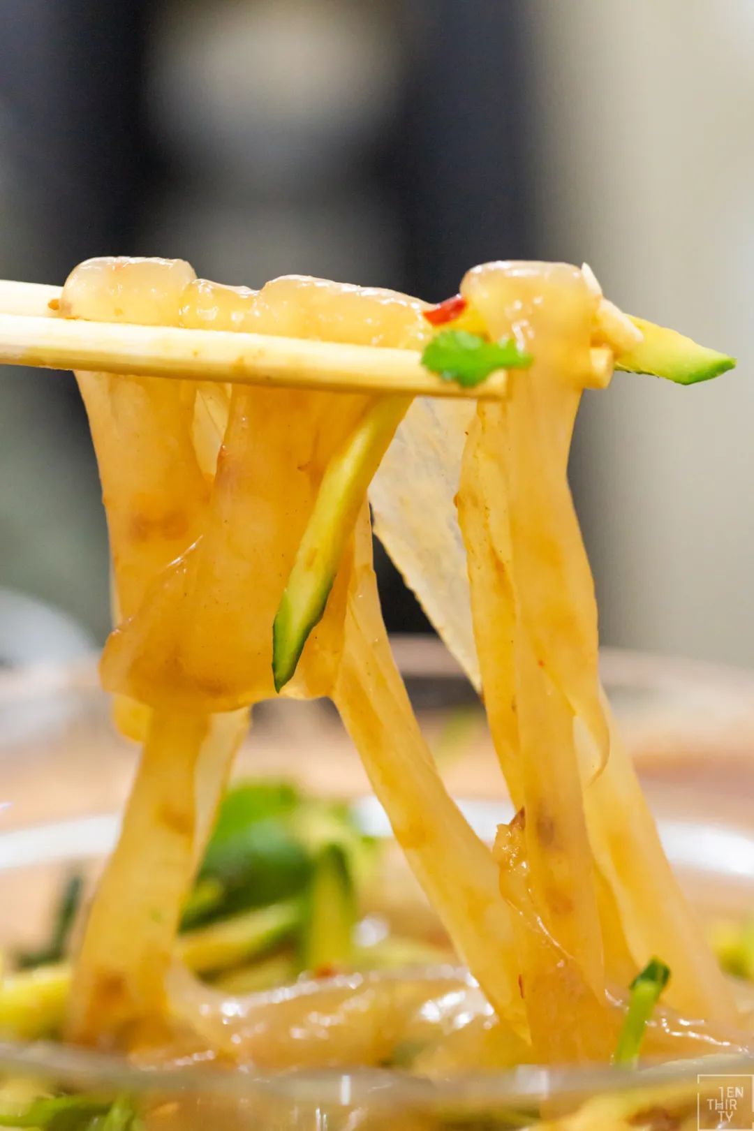 降温了吃点热乎的御寒,降温武汉