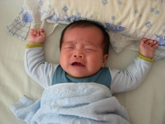 幼儿牛奶过敏的护理措施,新生儿蛋白过敏妈妈注意什么