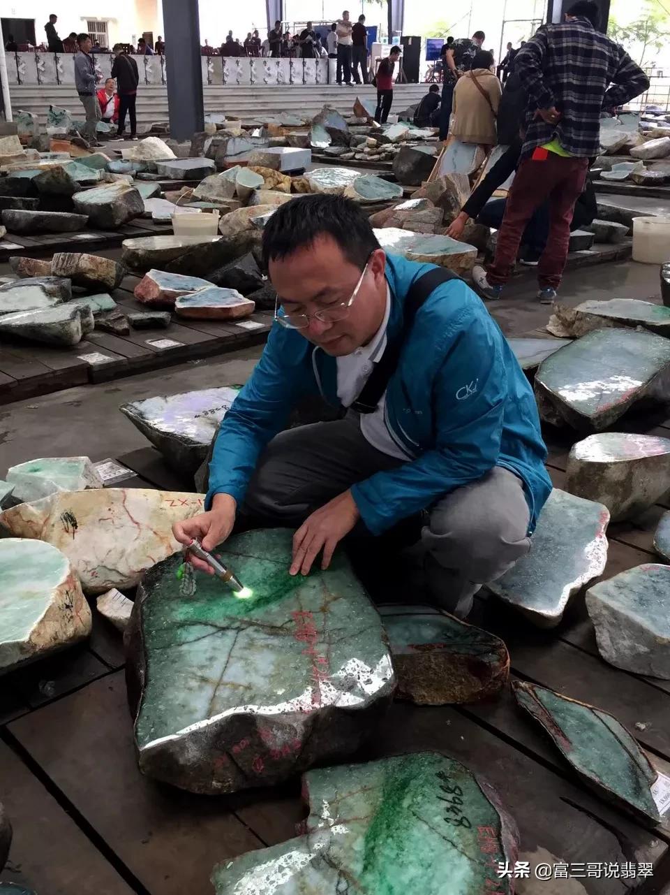 缅甸赌石怎么做,翡翠赌石之缅甸赌石