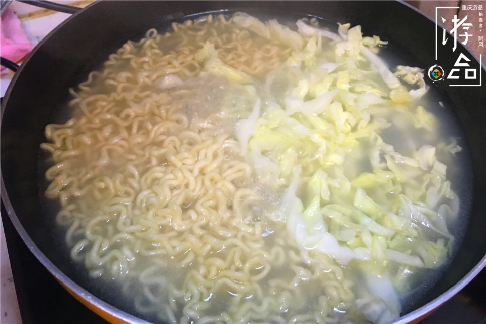 方便面碎渣的做法大全,碎了的方便面怎么弄好吃