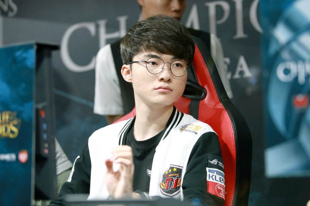 采访faker印象最深刻的中国选手,官方对faker的评价