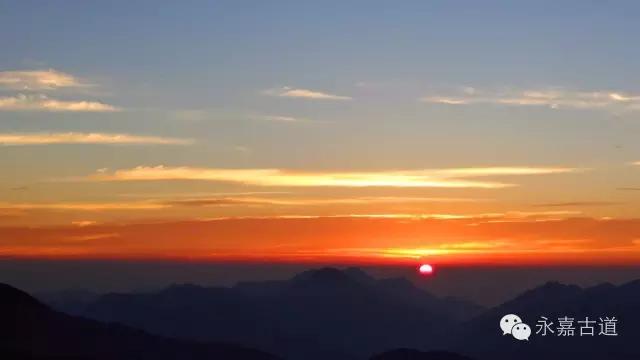 温州四海尖上观日出，初阳如血，美轮美奂，绝无仅有