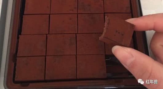 养狗多年,吃的方面要小心,别一个疏忽就把狗养死了