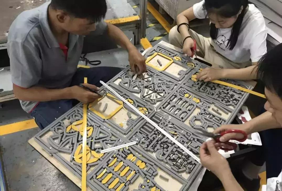 把纸片玩“活”了!能后空翻还会咬人,日本纸艺大师震撼之作