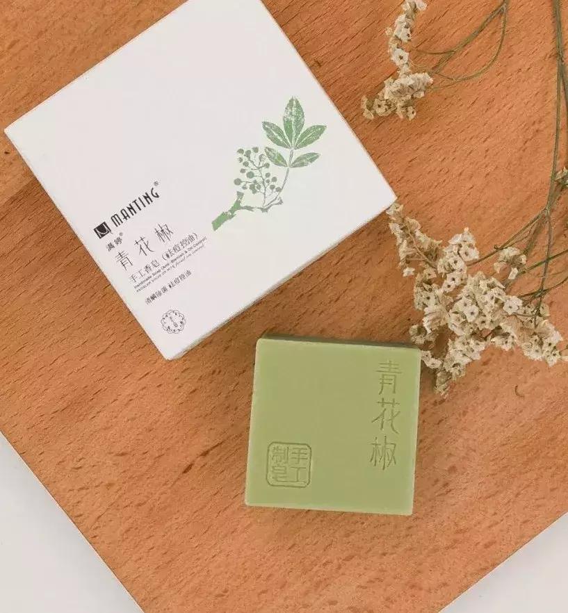 夏天就要心机露肤才更显瘦,又到了夏天露腿露肩的季节