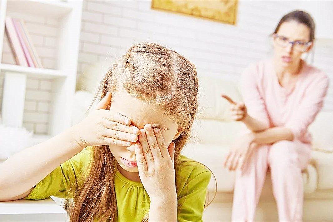 小孩哭闹怎么办最有效的方法,孩子老是哭闹有什么方法解决