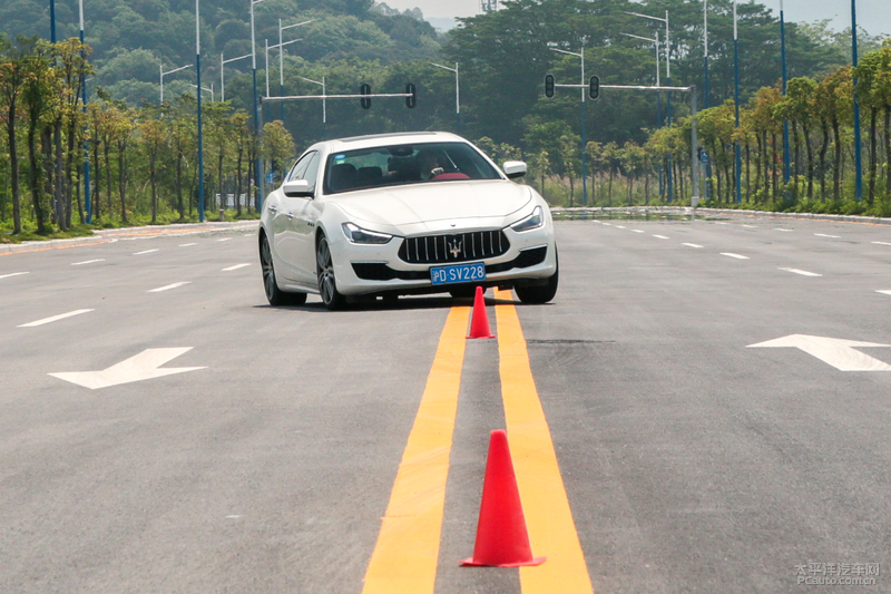 玛莎拉蒂ghibli和s350,玛莎拉蒂ghibli测试评价