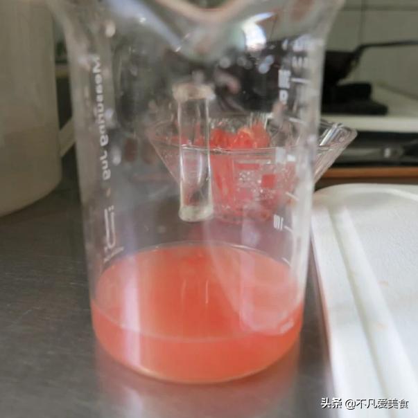 葡萄柚气泡饮，入口有炸裂感，感觉劲爆