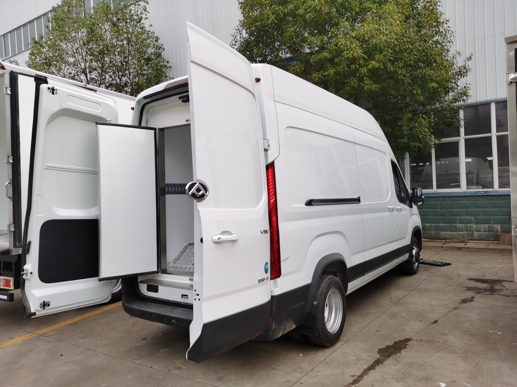 上海大通v90物流版,上汽大通v90货运版多少吨