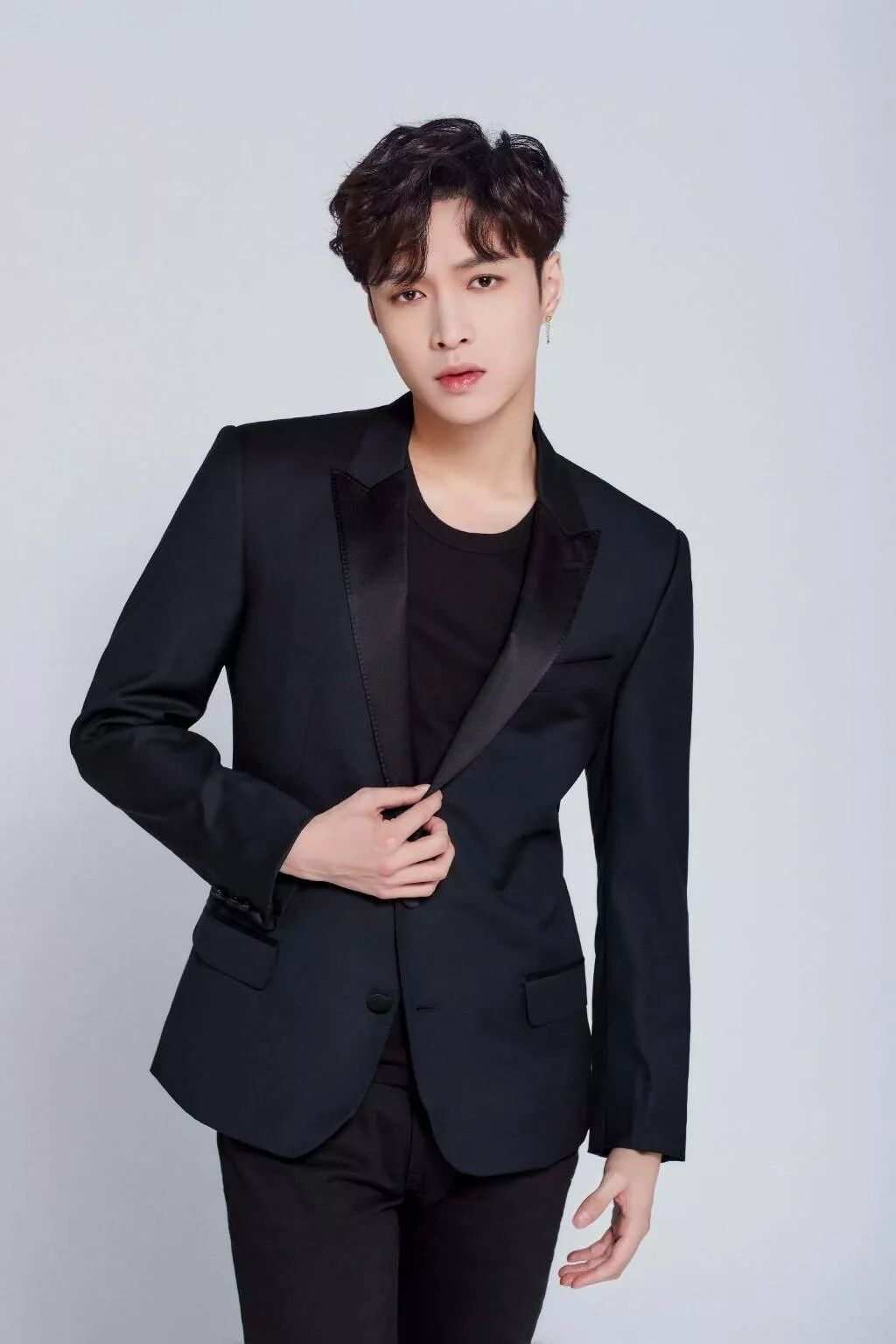 张艺兴退出exo后的发展状况,张艺兴在exo里退出了吗