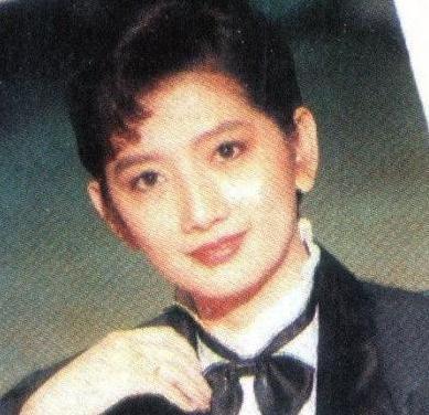 被亲父毒打性侵，多次自杀亲妈视而不见，刘玉璞的人生有多惨