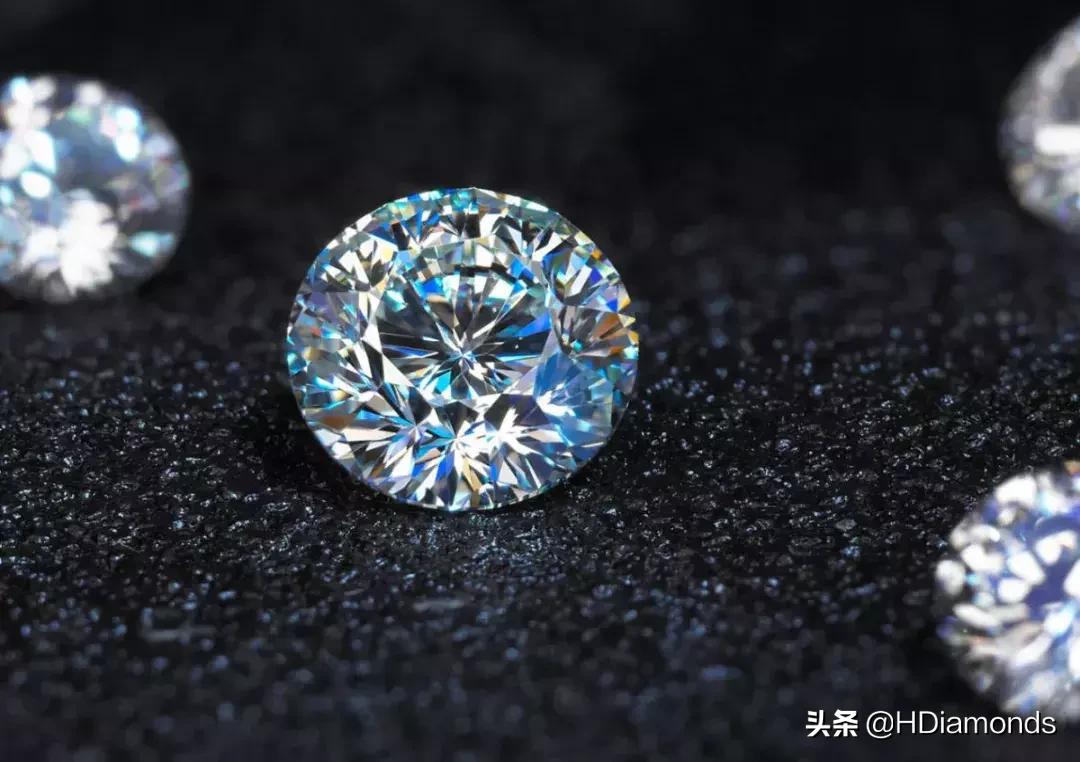 把黄金抹在脸上,把黄金戴身上是炫耀吗