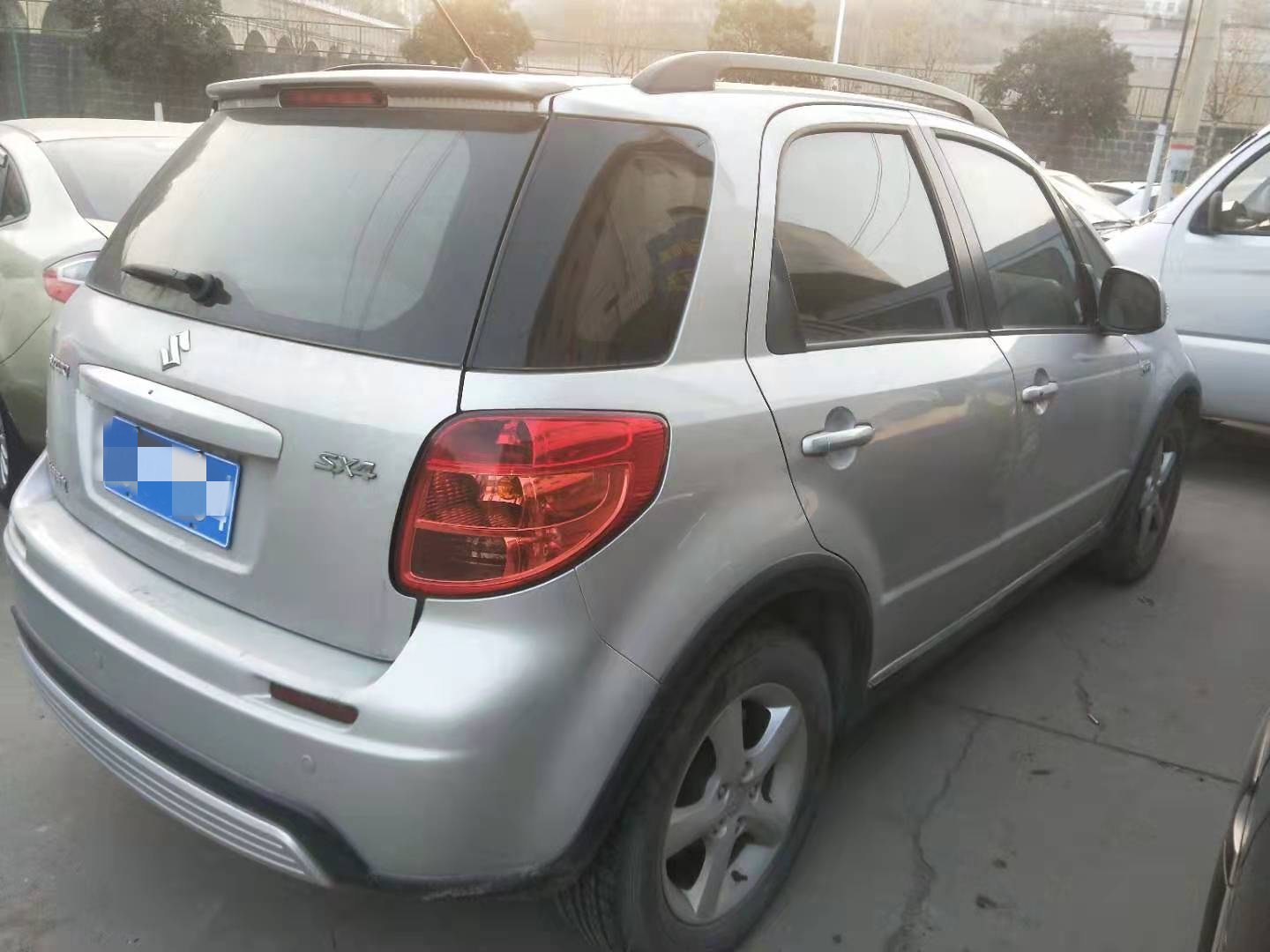 2万天语sx4二手车,2万左右18款铃木天语sx4白色二手