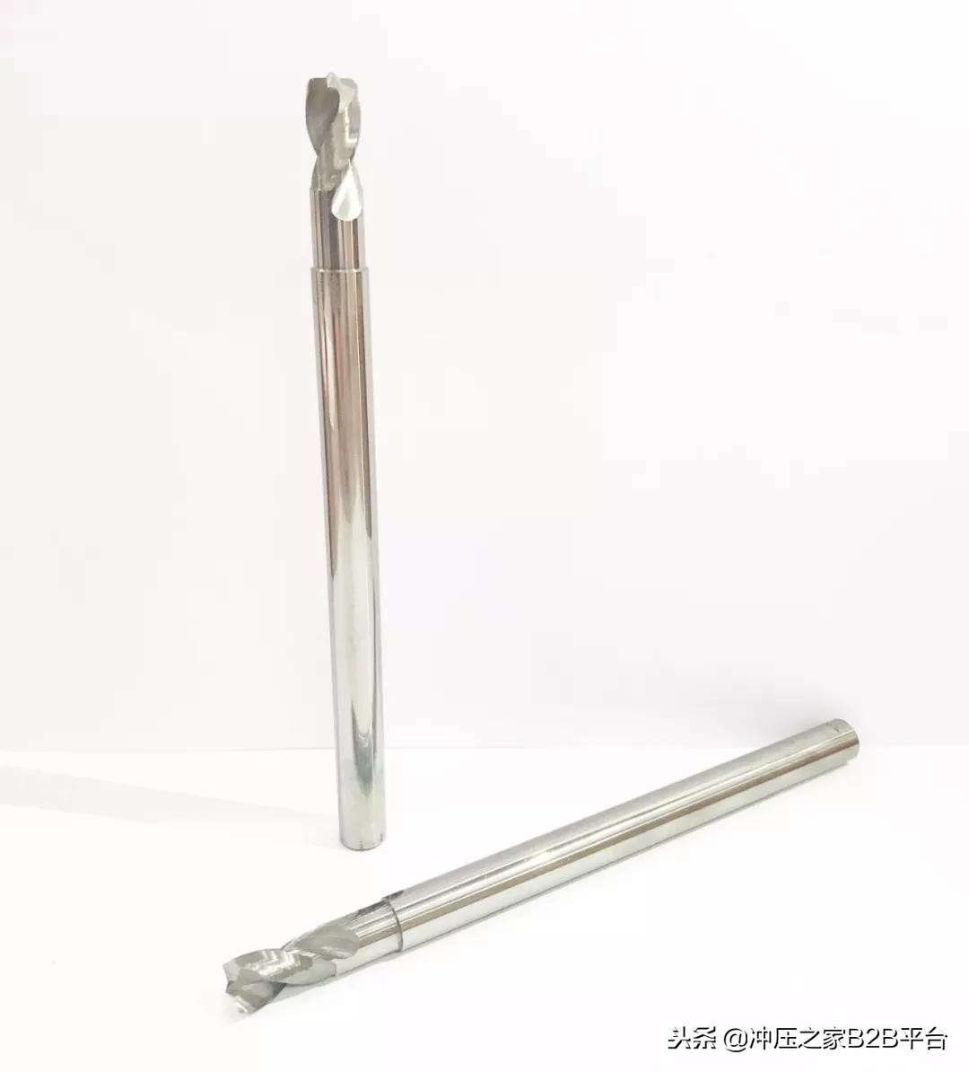 宝马奔驰为什么发动机用塑料,奔驰宝马为什么用轻混系统