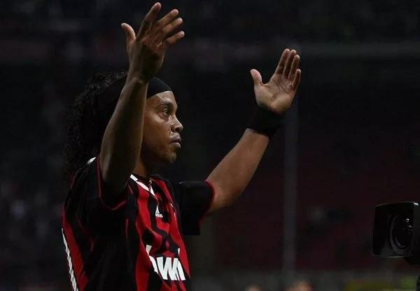 小罗的足球史,小罗的足球经历