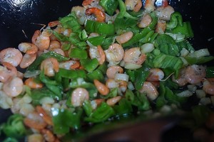 青椒炒小河虾图片,家常菜100道开胃下饭徽菜